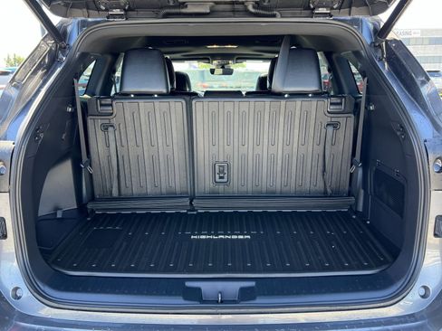 Used 2022 Toyota Highlander XSE AWD/4WD image 26
