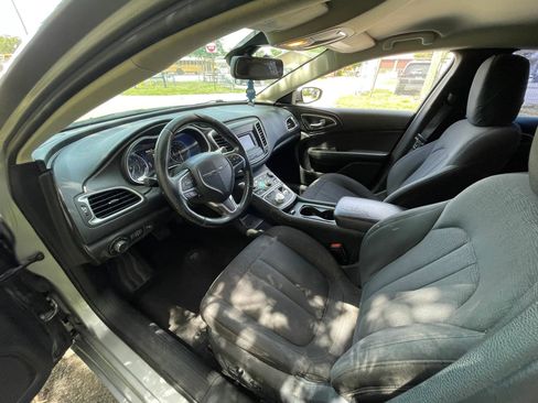 Used 2015 Chrysler 200 Limited w/ Convenience Group FWD image 22