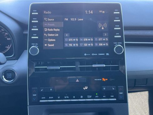 Used 2019 Toyota Avalon Limited image 25