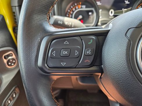 Used 2024 Jeep Gladiator Mojave w/ Technology Group AWD/4WD image 31