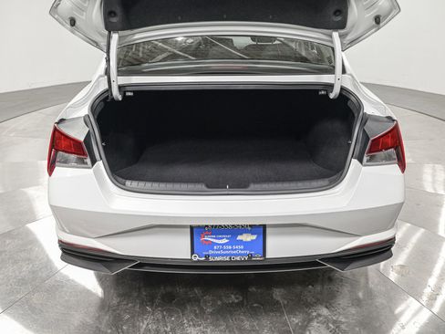 Used 2023 Hyundai Elantra SEL FWD image 7