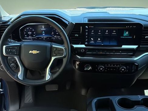 Used 2024 Chevrolet Silverado 1500 LT AWD/4WD image 11
