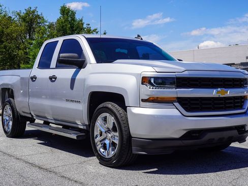 Used 2018 Chevrolet Silverado 1500 Custom w/ Custom Value Package RWD image 5