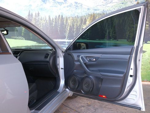 Used 2016 Nissan Altima 3.5 SL w/ 3.5 Technology Package image 29