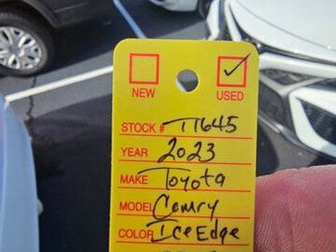 Used 2023 Toyota Camry SE FWD image 11