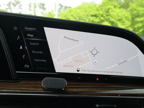 Used 2021 Cadillac Escalade Premium Luxury w/ LPO, Illumination Package image 9