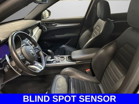 Used 2024 Alfa Romeo Stelvio Veloce image 9