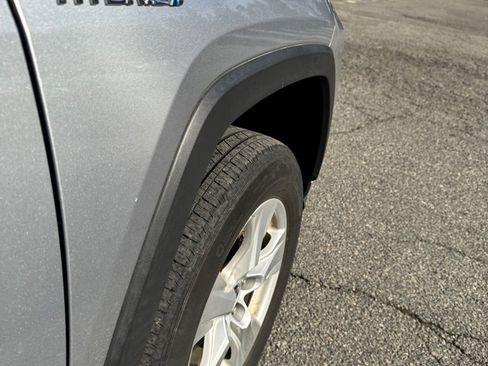 Used 2021 Toyota RAV4 XLE image 10