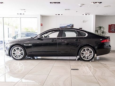 Used 2017 Jaguar XF Prestige AWD/4WD image 6