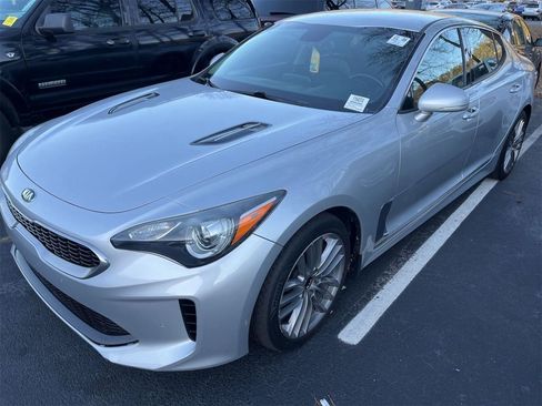 Used 2018 Kia Stinger image 2