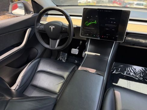 Used 2021 Tesla Model Y Long Range AWD/4WD image 40