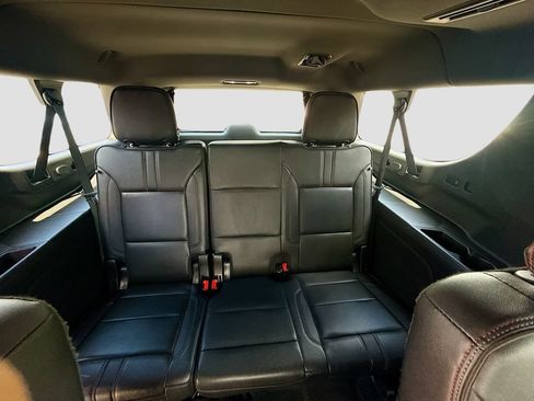 Used 2022 Chevrolet Suburban RST w/ Sport Performance Package AWD/4WD image 29