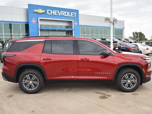 New 2026 Chevrolet Traverse LT w/ Driver Confidence Package image 3