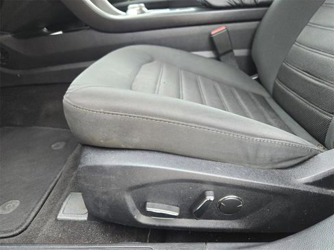 Used 2020 Ford Fusion SE image 19