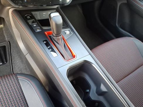 Used 2025 Nissan Kicks SR image 10