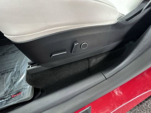 Used 2022 Tesla Model Y Long Range image 13