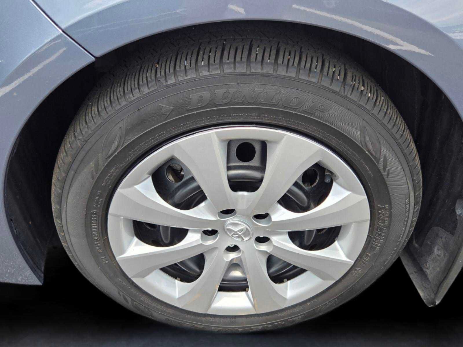 Used 2025 Toyota Corolla LE FWD image 9