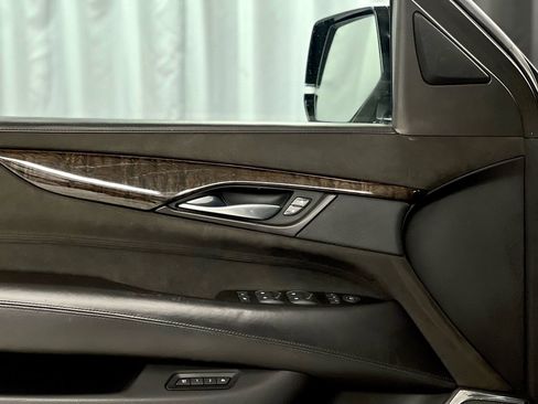 Used 2015 Cadillac Escalade ESV Platinum image 37