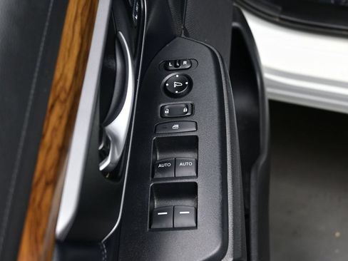 Used 2018 Honda CR-V EX-L image 10