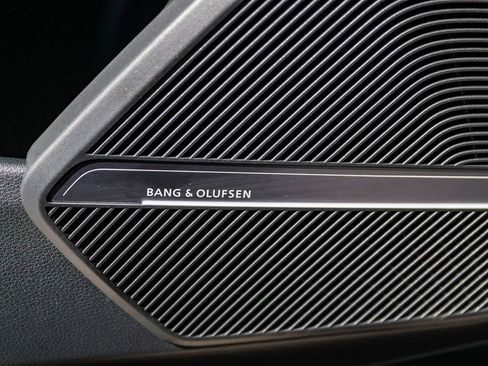 Certified 2025 Audi Q5 2.0T Premium Plus w/ Premium Plus Package image 23