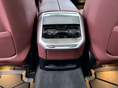 Certified 2023 BMW 740i image 37