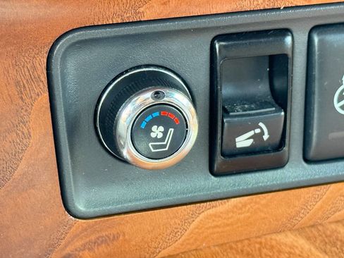 Used 2017 INFINITI QX80 Limited w/ All Season Package image 16