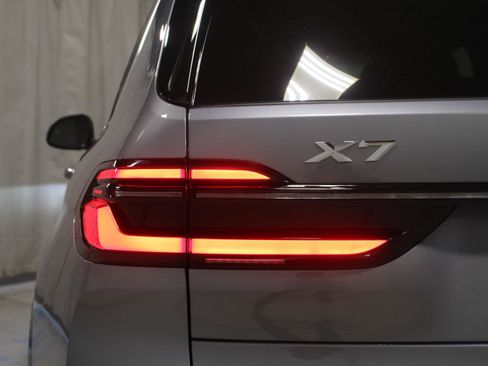 Used 2026 BMW X7 xDrive40i AWD/4WD image 38