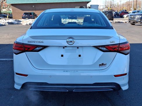 Used 2021 Nissan Sentra SR w/ SR Premium Package image 6