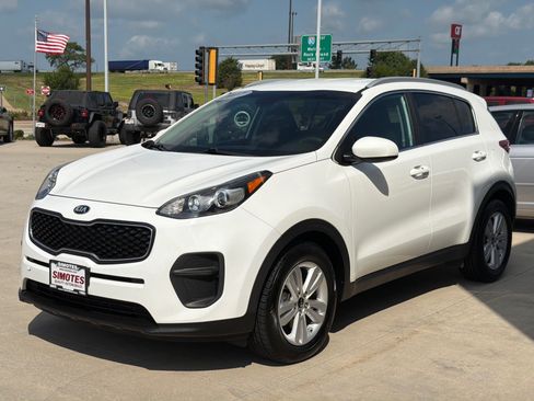Used 2017 Kia Sportage LX w/ LX Popular Package FWD image 4