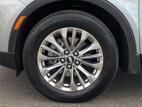 Used 2024 Cadillac XT4 Premium Luxury image 32