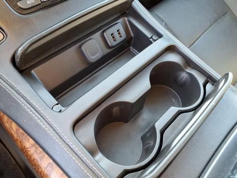 Used 2018 Chevrolet Suburban Premier image 22