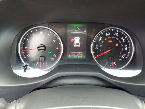 Used 2022 Toyota RAV4 XLE image 34