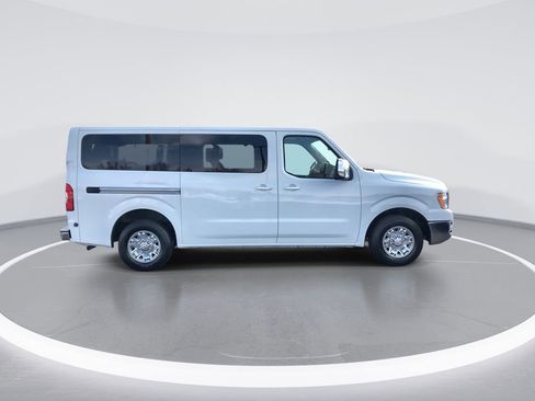 Used 2016 Nissan NV 3500 SL image 9