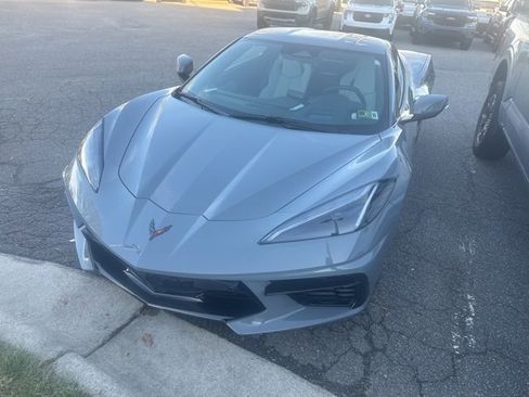 Used 2025 Chevrolet Corvette Stingray Preferred Cpe image 8