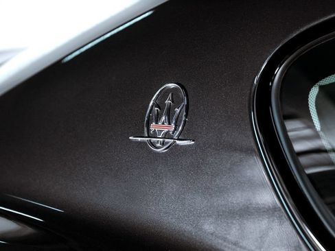 Used 2013 Maserati GranTurismo Sport RWD image 41