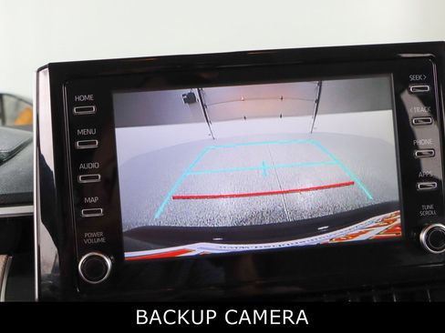 Used 2020 Toyota Corolla LE FWD image 18