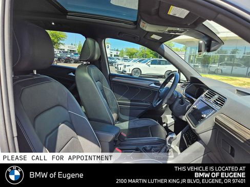 Used 2022 Volkswagen Tiguan SEL R-Line AWD/4WD image 11