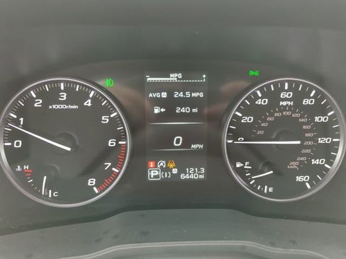 Used 2025 Subaru Crosstrek 2.0i Premium image 21