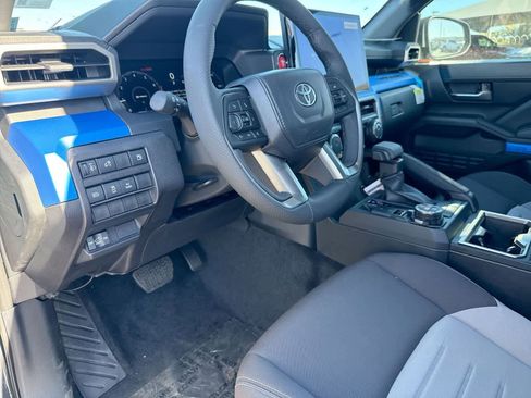 Used 2025 Toyota Tacoma TRD Off-Road AWD/4WD image 16