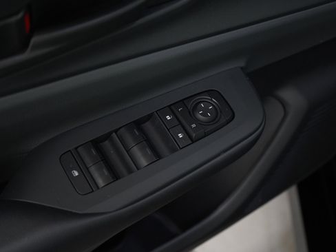 Used 2025 Toyota Prius LE image 18