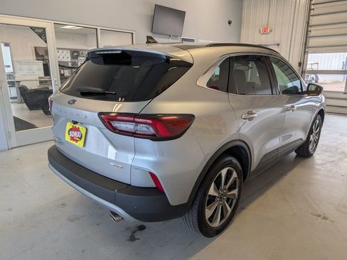 Used 2024 Ford Escape Platinum AWD/4WD image 5