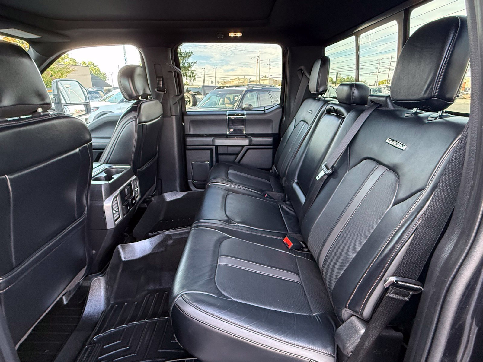 Used 2020 Ford F350 Platinum w/ FX4 Off-Road Package AWD/4WD image 14