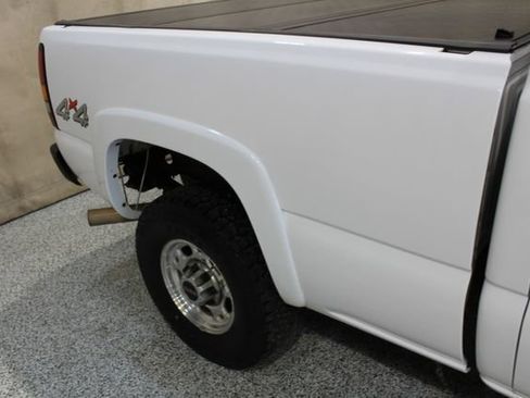 Used 2005 GMC Sierra 2500 SLT w/ Heavy-Duty Power Package image 12