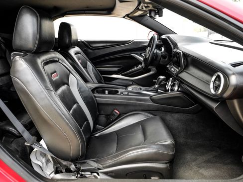 Used 2016 Chevrolet Camaro SS RWD image 33