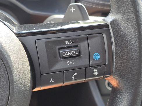 Used 2023 Nissan Rogue SV AWD/4WD image 12