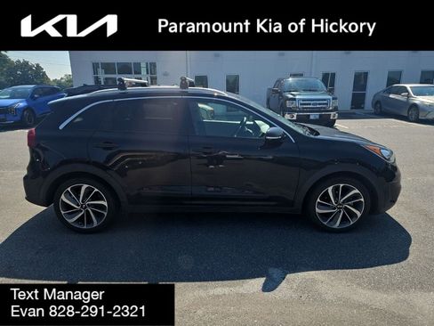 Used 2017 Kia Niro Touring FWD image 2