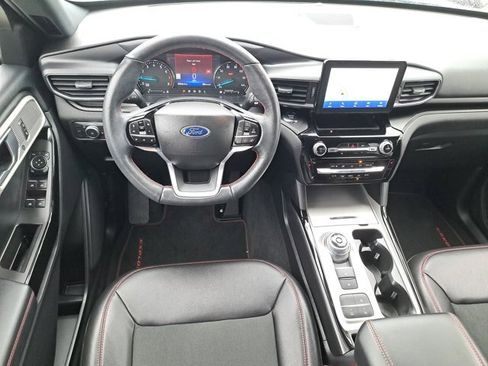 Certified 2022 Ford Explorer ST-Line w/ Class IV Trailer Tow Package image 16