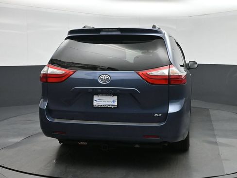 Used 2016 Toyota Sienna XLE FWD image 6