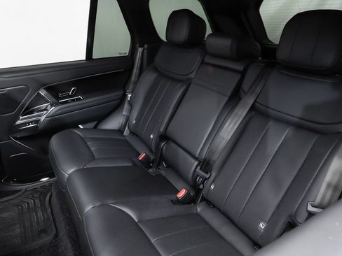 Used 2025 Land Rover Range Rover SE AWD/4WD image 11