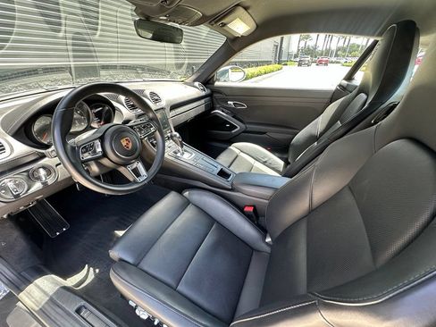 Certified 2024 Porsche 718 Cayman RWD image 4